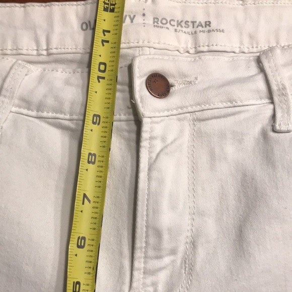 Old Navy Rockstar Mid-Rise Distressed Skinny Jeans - Picture 9 of 12